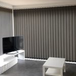 cortina-vertical-black-out-gris